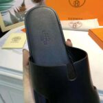 Hermes Unisex Izmir Sandal in Calfskin with Iconic "H"-Black - Image 9