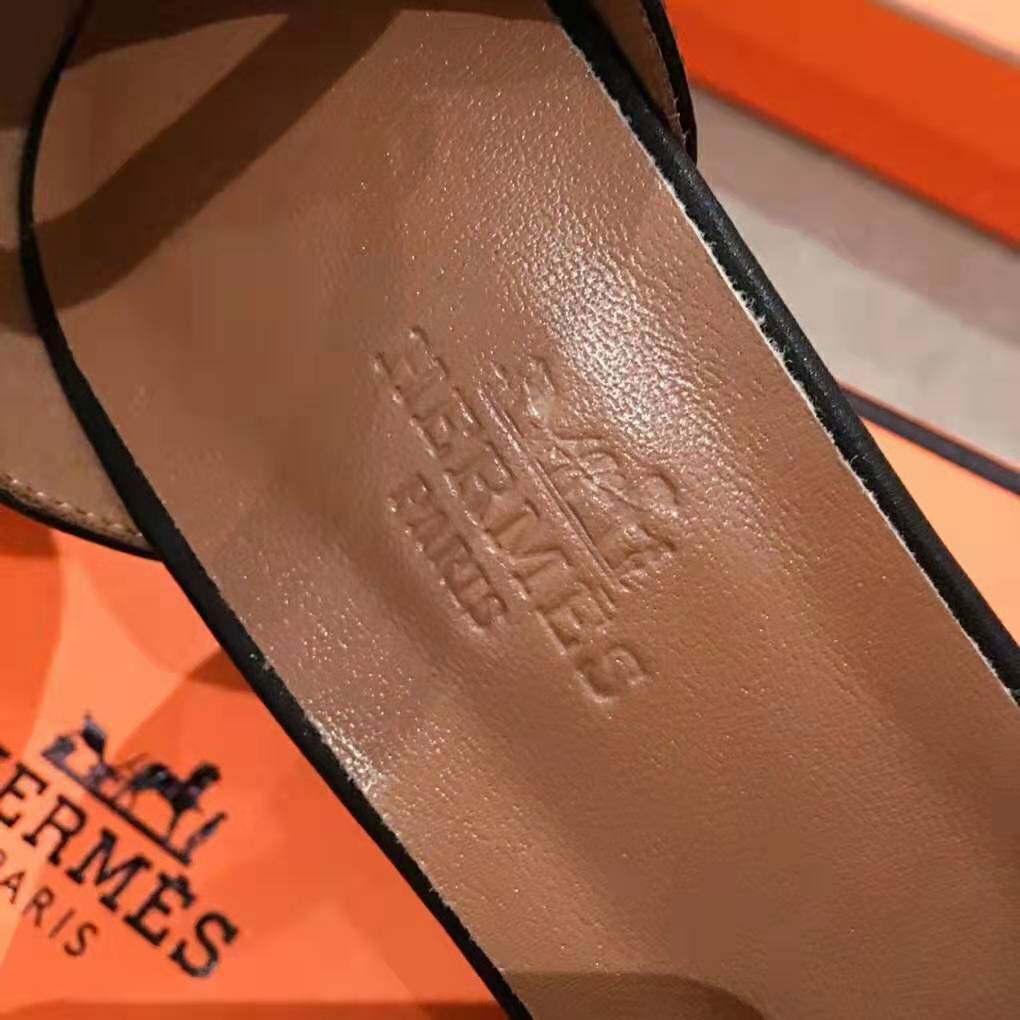Hermes Women Legend Sandal Calfskin Iconic “H” 7.5 cm Heel-Black
