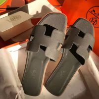 Hermes Women Oran Sandal Epsom Calfskin Iconic “H” Cut-Out-Brown