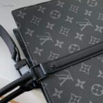 Louis Vuitton LV Unisex Sac Plat Horizontal Zipper Monogram Eclipse Canvas - immagine 8