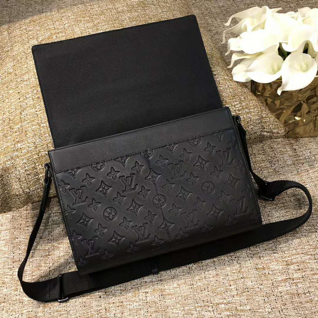 Louis Vuitton Fastline Messenger Black autres Cuirs