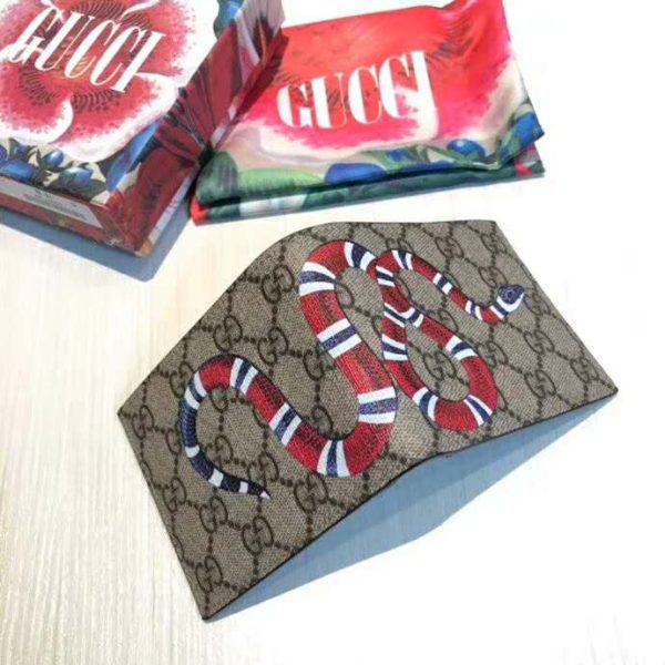 Gucci GG Unisex Kingsnake Print GG Supreme Coin Wallet-Beige (4)