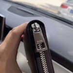 Gucci GG Unisex Leather Zip Around Wallet Black Metal GG – Image 9