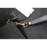 Gucci Unisex GG Marmont Leather Pouch Black Metal-Free Tanned - immagine 8