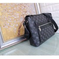 Louis Vuitton LV Men Odyssey Messenger MM Monogram Eclipse Coated Canvas