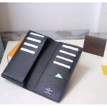 Louis Vuitton LV Unisex Brazza Wallet Black Taiga Leather - immagine 5