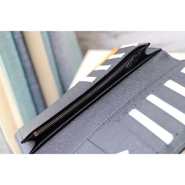 Louis Vuitton LV Unisex Brazza Wallet Black Taiga Leather (4)