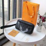 Louis Vuitton LV Unisex Pochette Volga Bag Taurillon Cowhide Leather – Bild 2