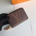 Louis Vuitton LV Unisex Zippy Coin Purse Giant Monogram Coated Canvas - Imagen 5