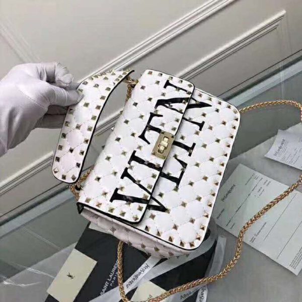 in my white valentino bolsa