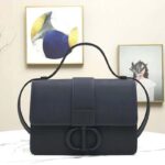 Dior Women 30 Montaigne Bag in Ultramatte Grained Calfskin-Navy - Imagen 3