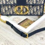 Dior Women 30 Montaigne Chain Bag Blue Dior Oblique Jacquard - Imagen 8