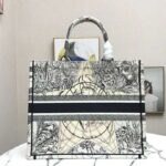 Dior Women Book Tote Blue Multicolor Dior Around the World Embroidery - immagine 4