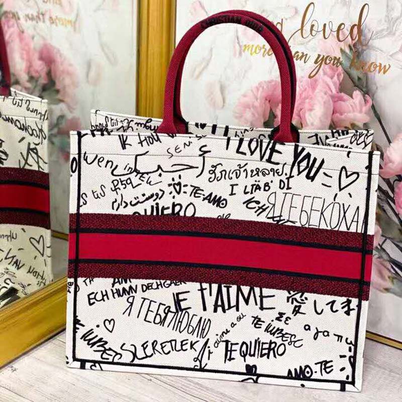 Dioramour graffiti online