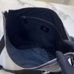 Fendi Men Slim Messenger Textured Brown Fabric Bag FF Motif – Bild 6