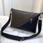 Fendi Men Slim Messenger Textured Brown Fabric Bag FF Motif – Bild 2