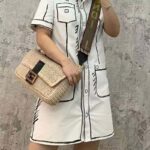 Fendi Women Iconic Baguette Large Size Natural Straw Bag-Beige - immagine 11