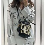 Fendi Women Mon Tresor Bucket Bag FF Motif Black Leather - Imagen 6