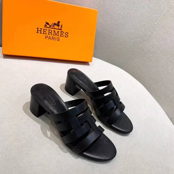 Hermes Women Amica Sandal Calfskin Two Intertwined Initials Straight Cut Edges-Black (2)