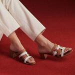Hermes Women Amica Sandal Calfskin Two Intertwined Initials Straight Cut Edges-Sandy - immagine 6