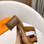 Hermes Women Amica Sandal Calfskin Two Intertwined Initials Straight Cut Edges-Sandy - immagine 11