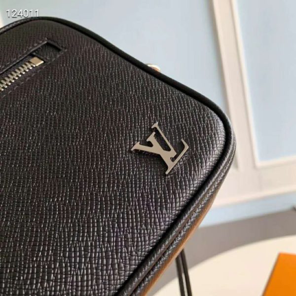Louis Vuitton LV Men Pochette Kasai Taiga Cowhide Leather-Black (7)