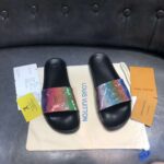 Louis Vuitton LV Unisex Waterfront Mule Rubber Iridescent Monogram-Black - Imagen 3