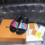 Louis Vuitton LV Unisex Waterfront Mule Rubber Iridescent Monogram-Black - Imagen 7