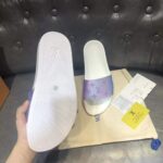 Louis Vuitton LV Unisex Waterfront Mule Rubber Iridescent Monogram-White – Bild 6