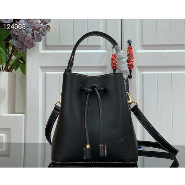 Louis Vuitton LV Women Lockme Bucket Bag Epi Grained Cowhide (4)