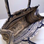 Dior Unisex Small Dior Book Tote Blue Toile De Jouy Embroidery - immagine 6
