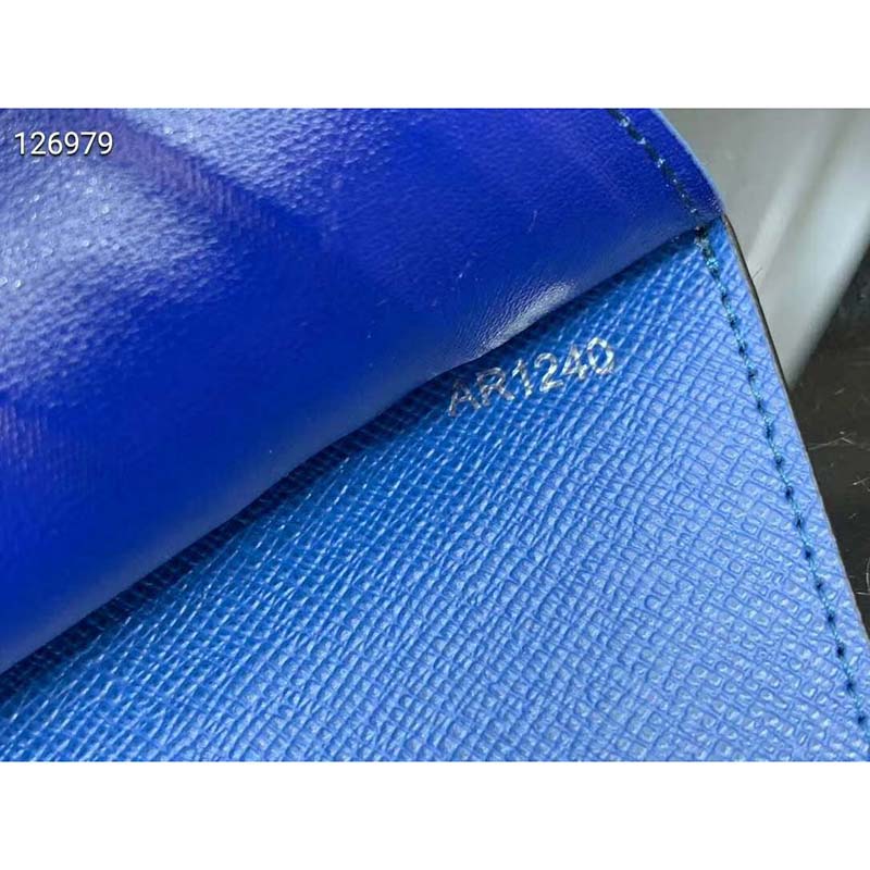 Louis Vuitton LV passport cover new Blue Leather ref.239041 - Joli