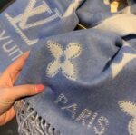 Louis Vuitton LV Unisex Studdy Reykjavik Scarf with Monogram Print and LV Initials M76076 - Bild 8