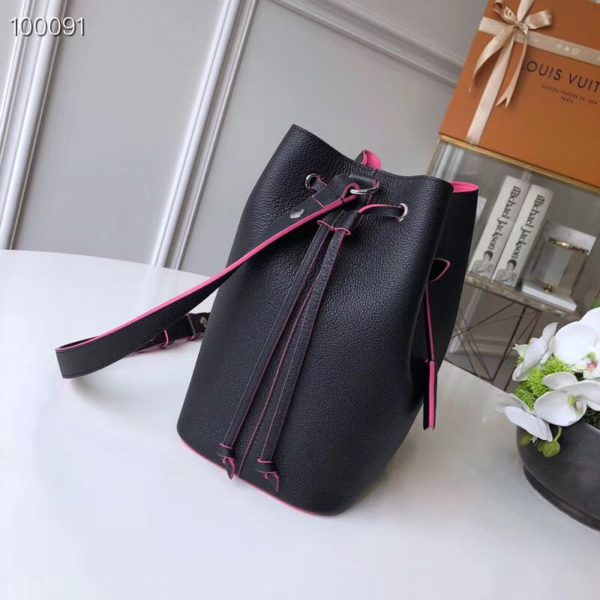 Louis Vuitton LV Women Lockme Bucket Bag in Calfskin Lether-Black (5)