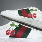 Gucci GG Unisex Ace Sneaker with Cherry White Leather Green Red Web - immagine 5