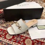 Gucci Women Zumi Leather Slide Sandal Interlocking G Horsebit White Leather 2.5 cm Heel Height – Bild 2