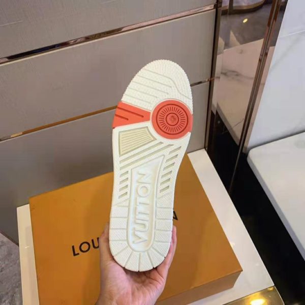 Louis Vuitton LV Men LV Trainer Sneaker Metallic Calf Leather-Silver (11)