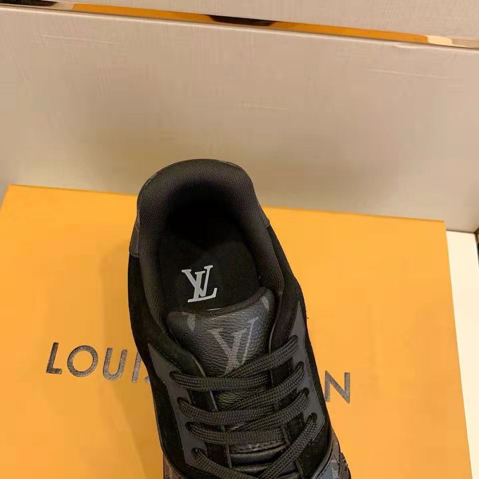 Louis Vuitton LV Men LV Trainer Sneaker 