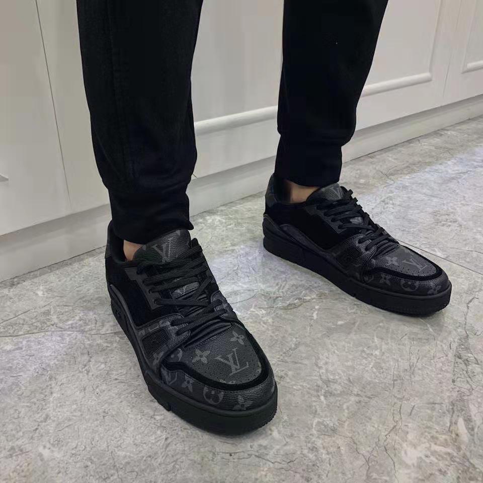 Louis Vuitton LV Men LV Trainer Sneaker 