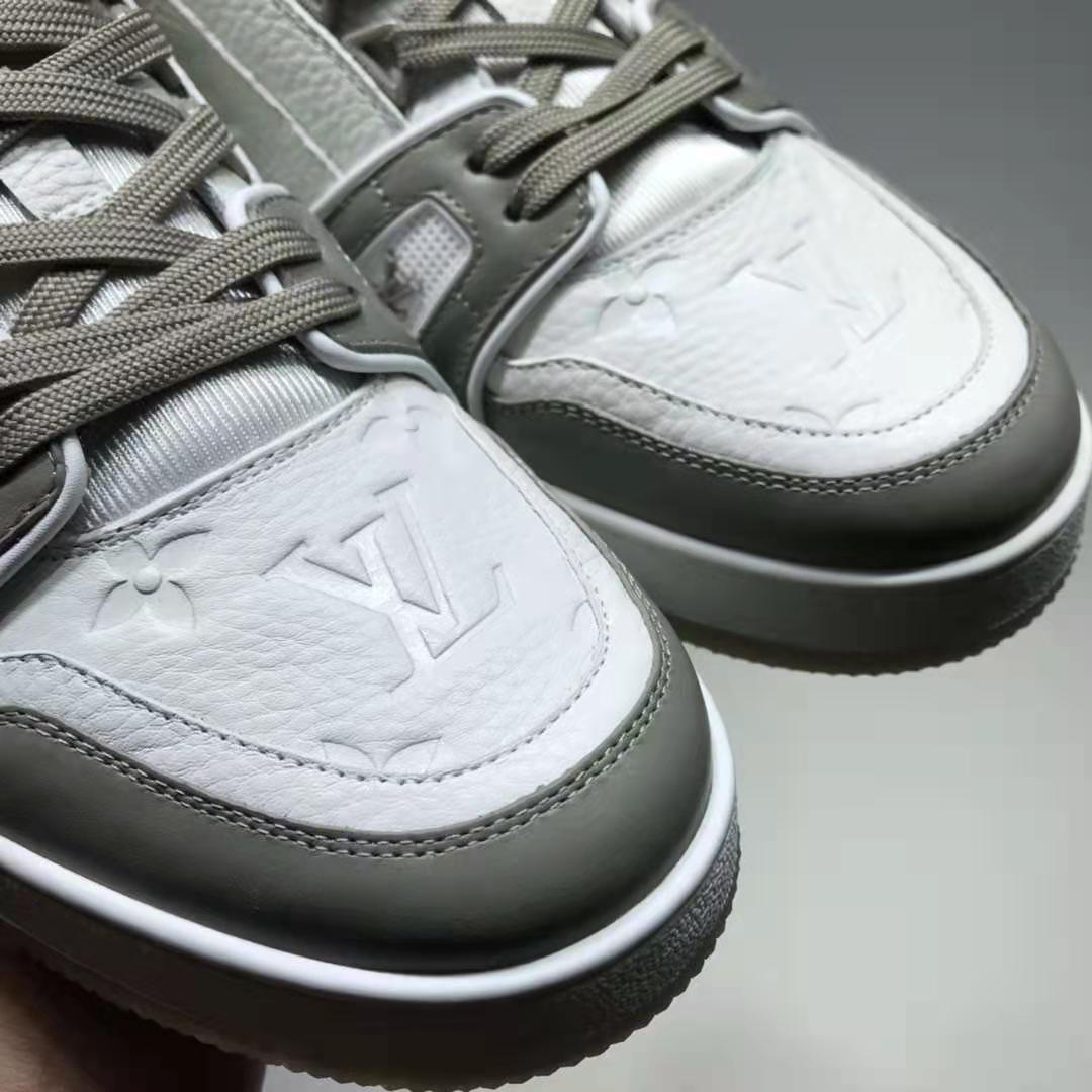Leather low trainers Louis Vuitton Grey size 10 US in Leather - 35766652