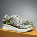 Louis Vuitton LV Men Zig Zag Sneaker Metallic Gold Calf Leather - Imagen 3