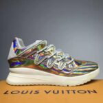 Louis Vuitton LV Men Zig Zag Sneaker Metallic Gold Calf Leather - Imagen 2