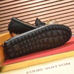 Louis Vuitton Men Arizona Moccasin Monogram-Embossed Grained Calf Leather-Black - Bild 8