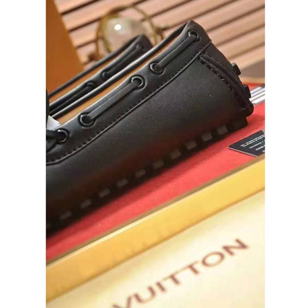 Louis Vuitton Men Arizona Moccasin Monogram-Embossed Grained Calf Leather-Black (8)