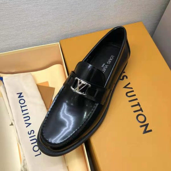 Louis Vuitton Men Major Loafer Glazed Calf Leather Silver LV Initials Accessory (4)