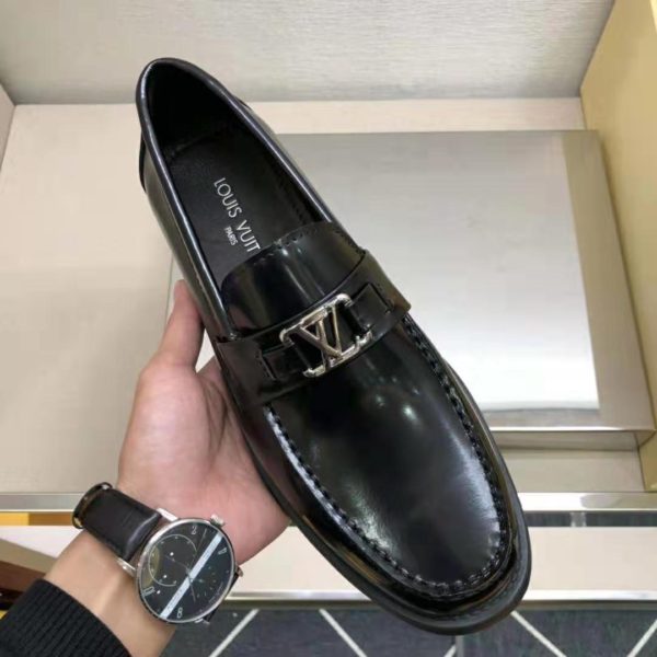 Louis Vuitton Men Major Loafer Glazed Calf Leather Silver LV Initials Accessory (5)