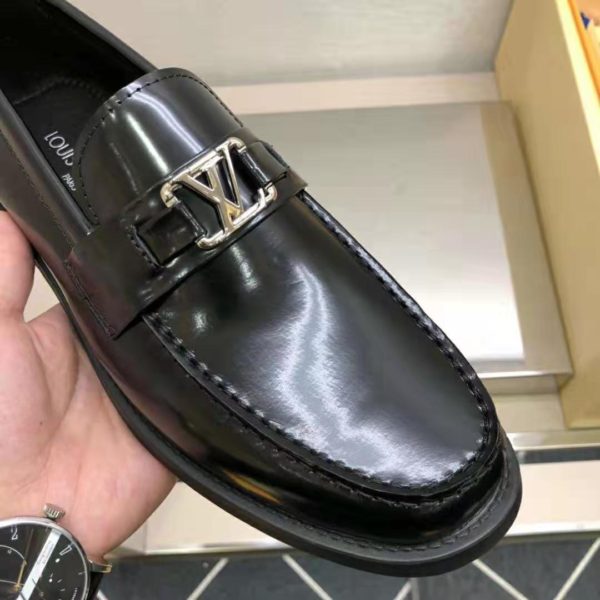 Louis Vuitton Men Major Loafer Glazed Calf Leather Silver LV Initials Accessory (7)