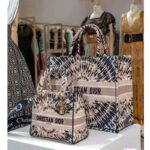 Dior Women Saddle Pouch Blue Dior Oblique Jacquard 'D' Stirrup - Image 3