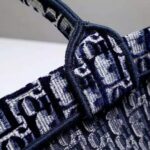 Dior Women Small Dior Book Tote Blue Dior Oblique Embroidered Velvet - Bild 12