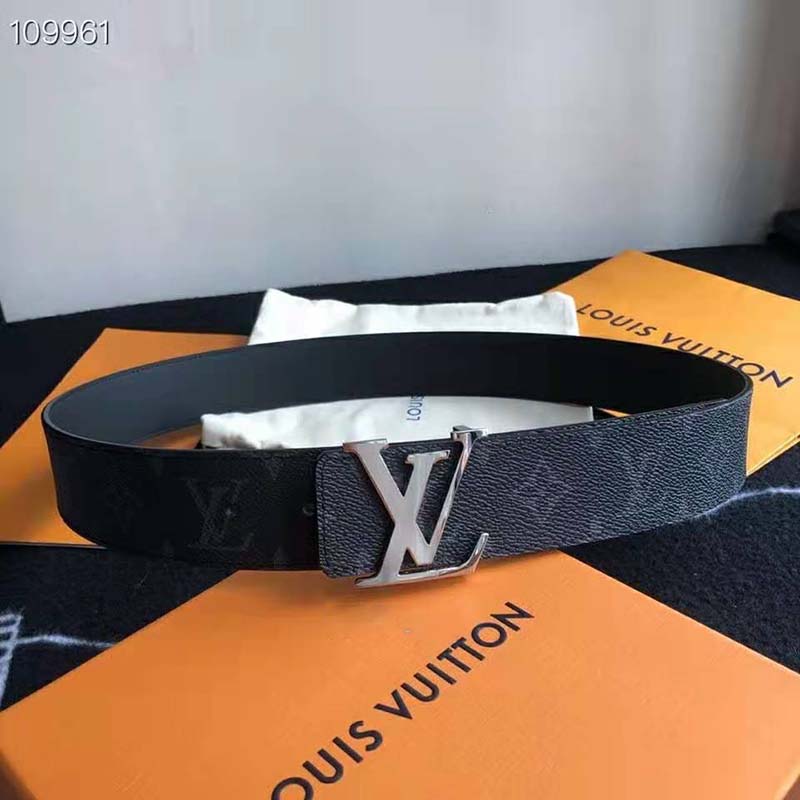 Louis Vuitton LV Initiales 40mm Reversible Belt Grey Monogram Canvas. Size 100 cm